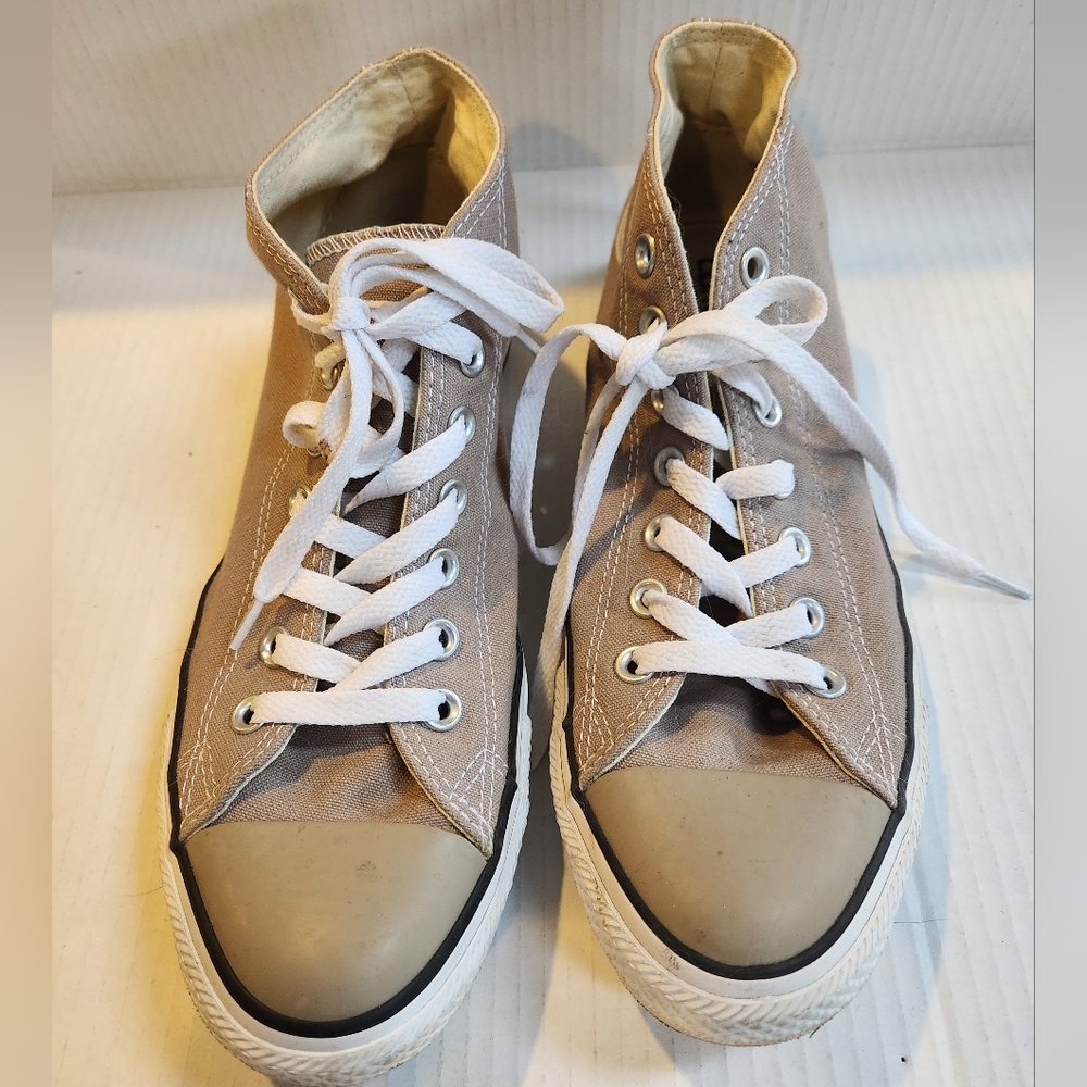 Converse allstars tan mens size 9 sneakers